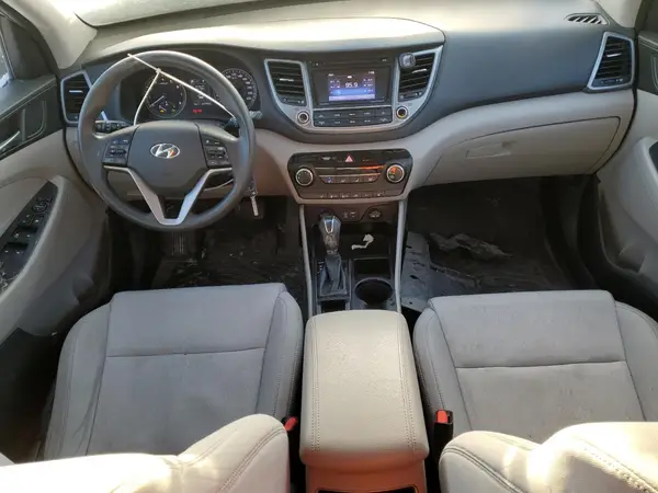 KM8J2CA44HU558094 2017 HYUNDAI TUCSON - Image 8