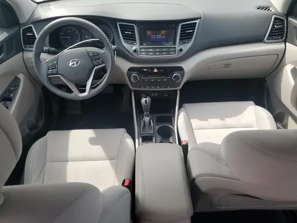 KM8J2CA44HU566230 2017 HYUNDAI TUCSON - Image 8
