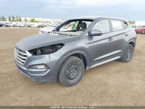 KM8J2CA44JU621037 2018 HYUNDAI TUCSON - Image 2
