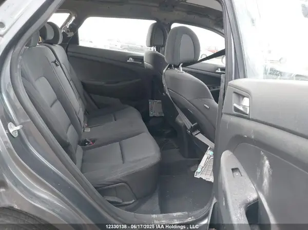 KM8J2CA44JU621037 2018 HYUNDAI TUCSON - Image 8