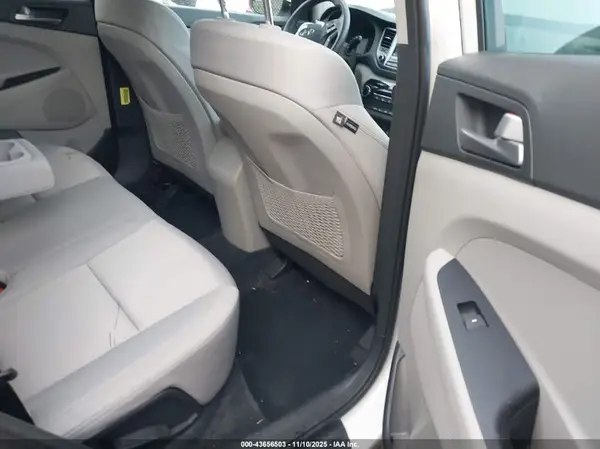 KM8J2CA44JU623080 2018 HYUNDAI TUCSON - Image 8