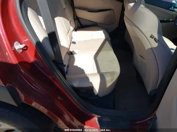 KM8J2CA44JU631308 2018 HYUNDAI TUCSON - Image 8