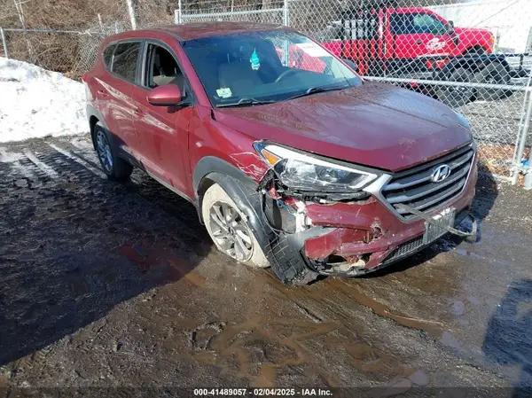 KM8J2CA44JU633088 2018 HYUNDAI TUCSON - Image 1