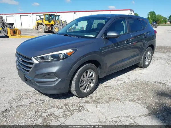 KM8J2CA44JU655141 2018 HYUNDAI TUCSON - Image 2
