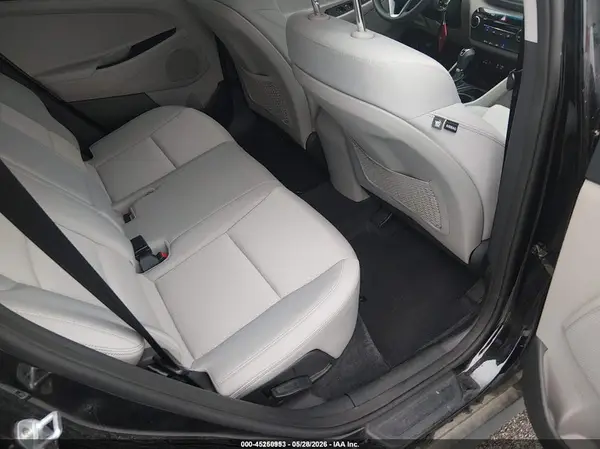 KM8J2CA44JU655737 2018 HYUNDAI TUCSON - Image 8