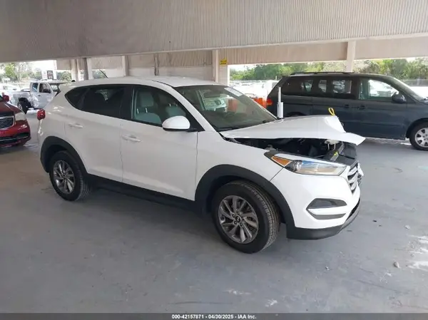 KM8J2CA44JU657178 2018 HYUNDAI TUCSON - Image 1