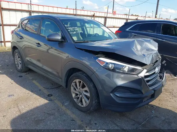 KM8J2CA44JU657567 2018 HYUNDAI TUCSON - Image 1