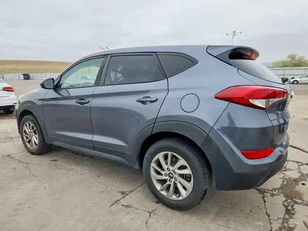 KM8J2CA44JU657603 2018 HYUNDAI TUCSON - Image 2