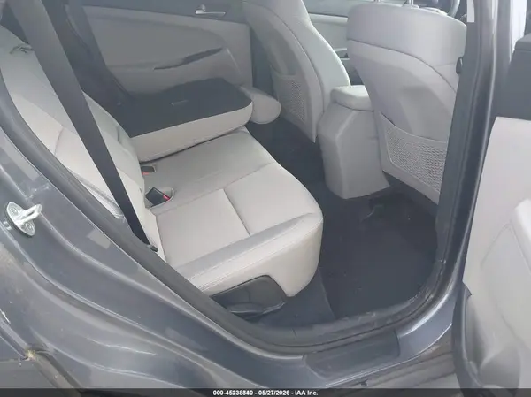 KM8J2CA44JU658170 2018 HYUNDAI TUCSON - Image 8