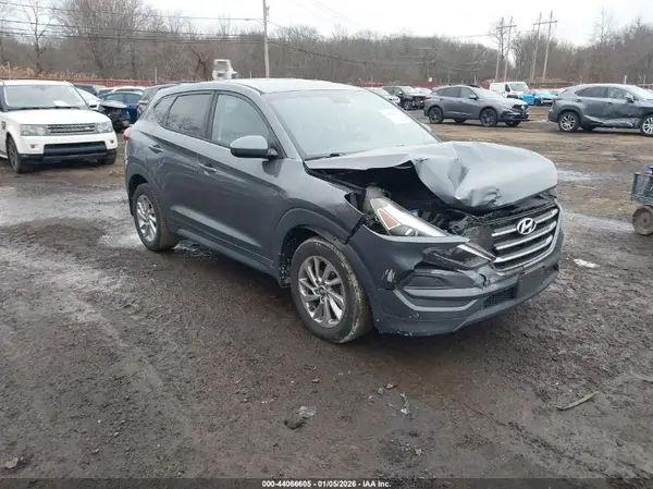 KM8J2CA44JU659061 2018 HYUNDAI TUCSON - Image 1