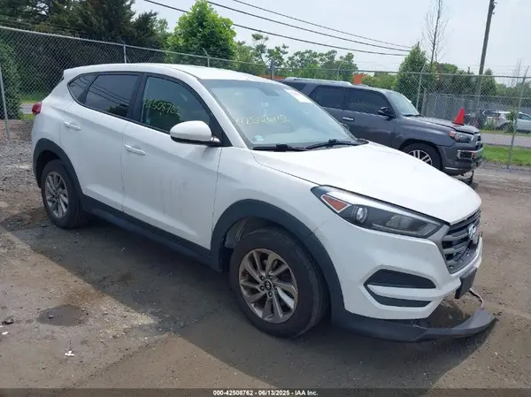 KM8J2CA44JU676930 2018 HYUNDAI TUCSON - Image 1