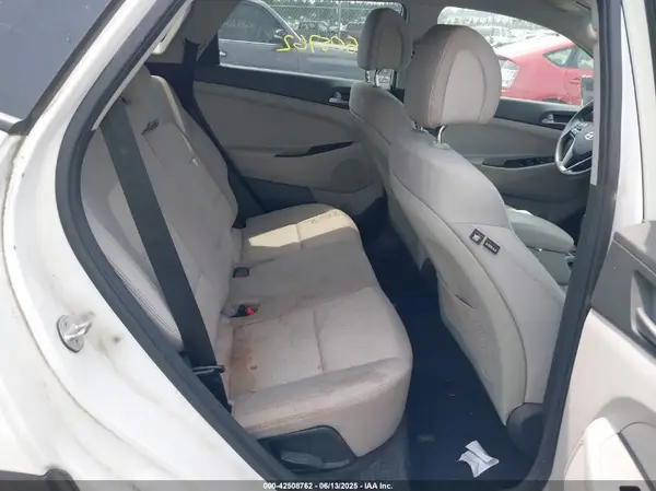 KM8J2CA44JU676930 2018 HYUNDAI TUCSON - Image 8