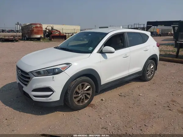 KM8J2CA44JU683215 2018 HYUNDAI TUCSON - Image 2