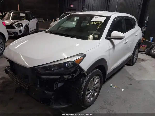 KM8J2CA44JU684266 2018 HYUNDAI TUCSON - Image 2