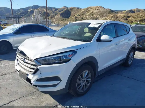 KM8J2CA44JU684350 2018 HYUNDAI TUCSON - Image 2