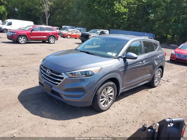 KM8J2CA44JU703415 2018 HYUNDAI TUCSON - Image 2