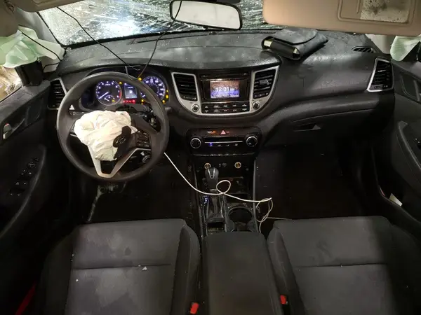 KM8J2CA44JU741789 2018 HYUNDAI TUCSON - Image 8