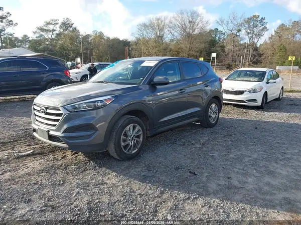 KM8J2CA44JU744451 2018 HYUNDAI TUCSON - Image 2