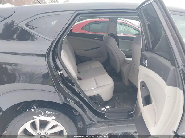 KM8J2CA44JU765333 2018 HYUNDAI TUCSON - Image 8