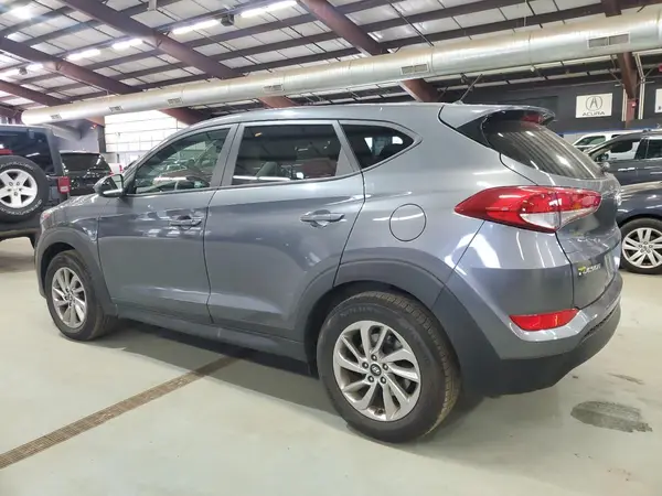 KM8J2CA44JU769138 2018 HYUNDAI TUCSON - Image 2