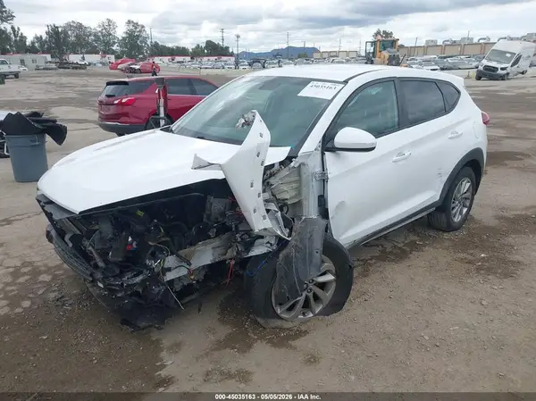KM8J2CA44JU783380 2018 HYUNDAI TUCSON - Image 2