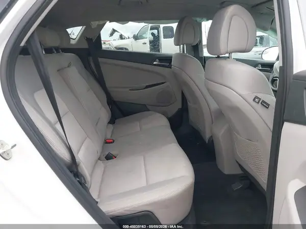 KM8J2CA44JU783380 2018 HYUNDAI TUCSON - Image 8