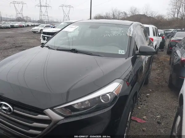 KM8J2CA44JU790071 2018 HYUNDAI TUCSON - Image 2
