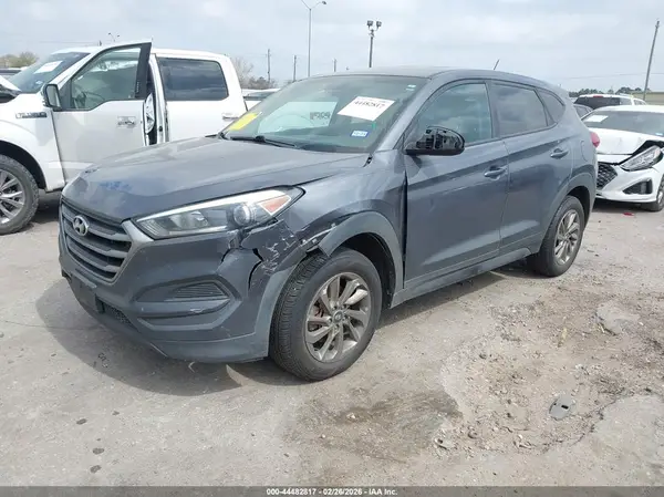 KM8J2CA44JU801621 2018 HYUNDAI TUCSON - Image 2