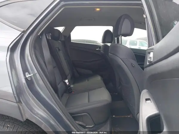 KM8J2CA44JU801621 2018 HYUNDAI TUCSON - Image 8