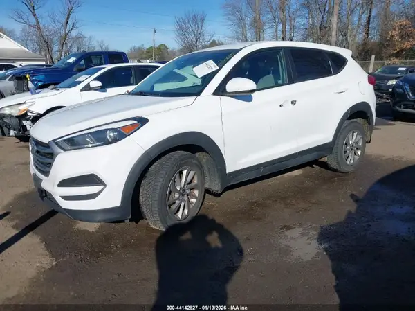 KM8J2CA44JU820007 2018 HYUNDAI TUCSON - Image 2