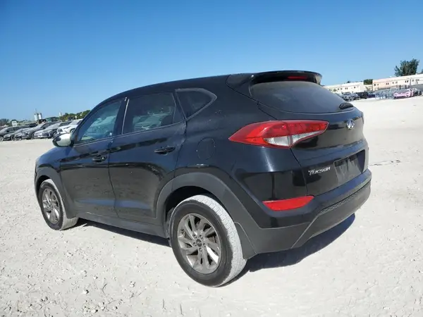KM8J2CA44JU821237 2018 HYUNDAI TUCSON - Image 2