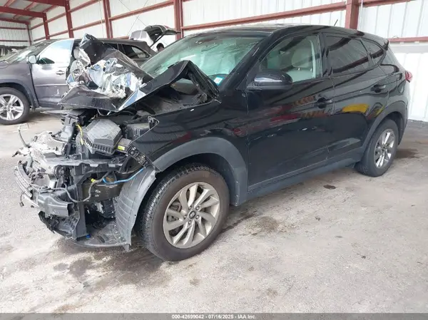 KM8J2CA44JU821349 2018 HYUNDAI TUCSON - Image 2