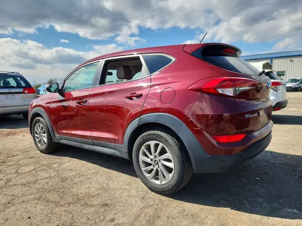 KM8J2CA44JU823750 2018 HYUNDAI TUCSON - Image 2