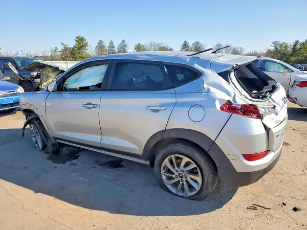 KM8J2CA44JU828219 2018 HYUNDAI TUCSON - Image 2