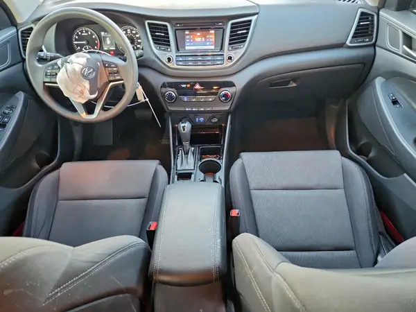 KM8J2CA44JU836501 2018 HYUNDAI TUCSON - Image 8