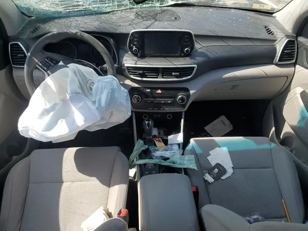 KM8J2CA44KU042616 2019 HYUNDAI TUCSON - Image 8