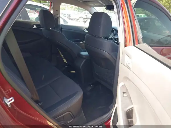 KM8J2CA44KU077026 2019 HYUNDAI TUCSON - Image 8