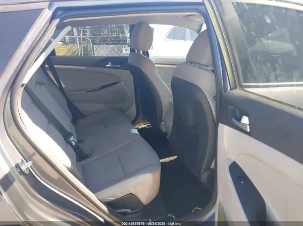 KM8J2CA44KU844549 2019 HYUNDAI TUCSON - Image 8