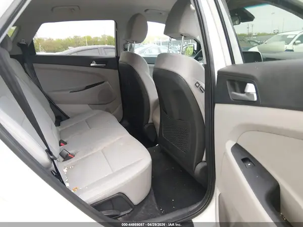 KM8J2CA44KU925423 2019 HYUNDAI TUCSON - Image 8