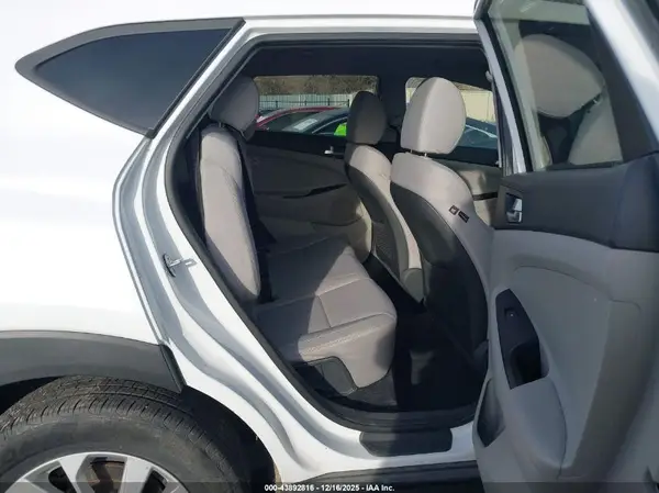 KM8J2CA44KU940858 2019 HYUNDAI TUCSON - Image 8