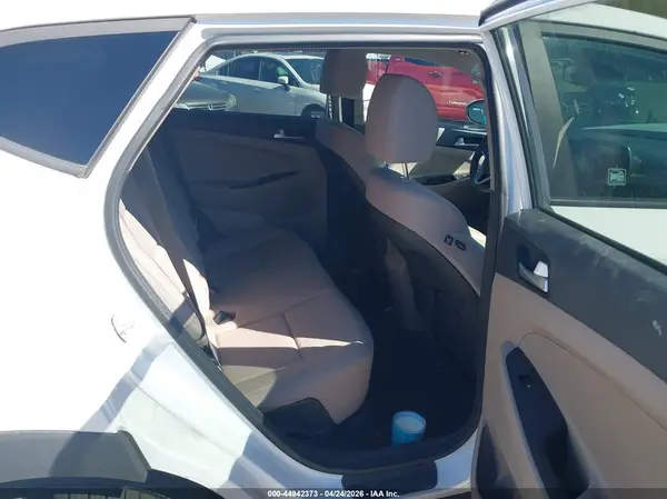 KM8J2CA44LU189164 2020 HYUNDAI TUCSON - Image 8