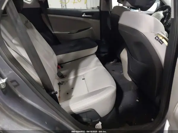 KM8J2CA44MU286138 2021 HYUNDAI TUCSON - Image 8