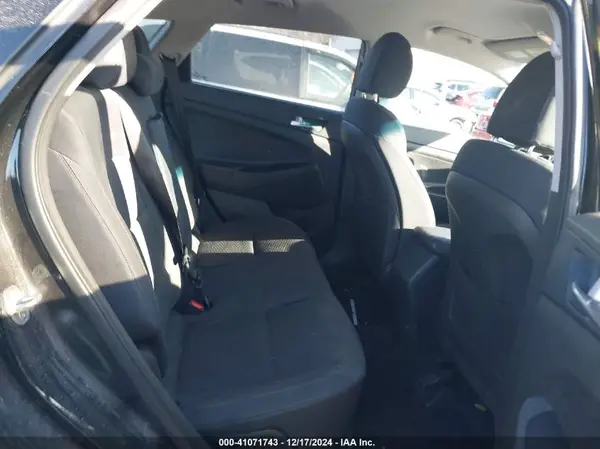 KM8J2CA44MU383856 2021 HYUNDAI TUCSON - Image 8
