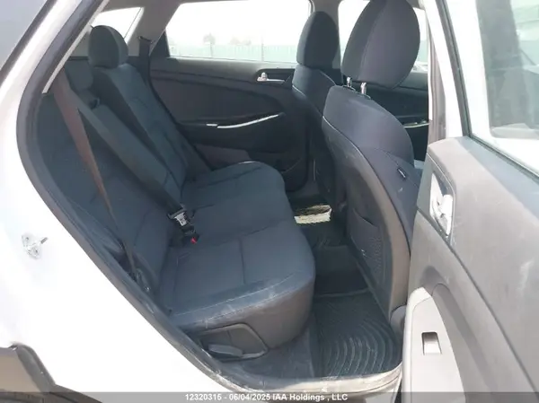 KM8J2CA44MU391407 2021 HYUNDAI TUCSON - Image 8