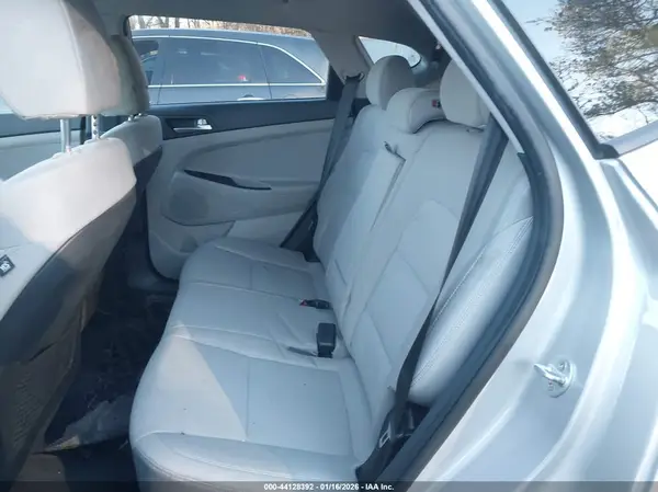 KM8J2CA44MU394551 2021 HYUNDAI TUCSON - Image 8
