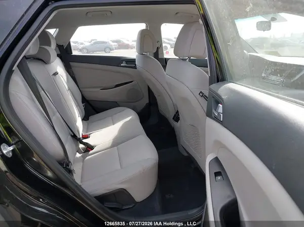 KM8J2CA45HU446761 2017 HYUNDAI TUCSON - Image 8