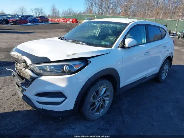 KM8J2CA45JU646285 2018 HYUNDAI TUCSON - Image 2