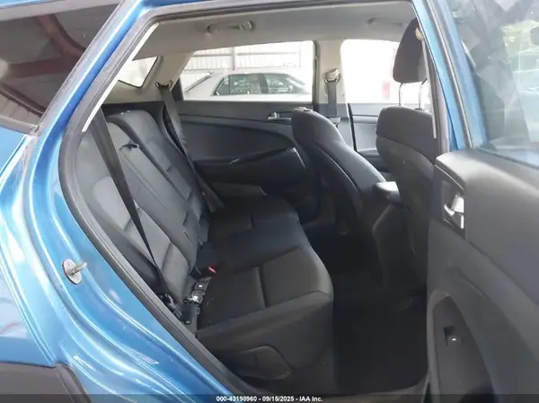 KM8J2CA45JU649834 2018 HYUNDAI TUCSON - Image 8
