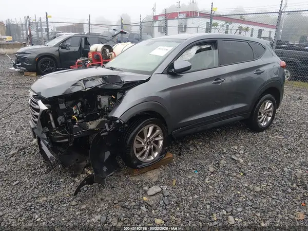 KM8J2CA45JU655097 2018 HYUNDAI TUCSON - Image 2