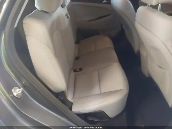 KM8J2CA45JU658789 2018 HYUNDAI TUCSON - Image 8
